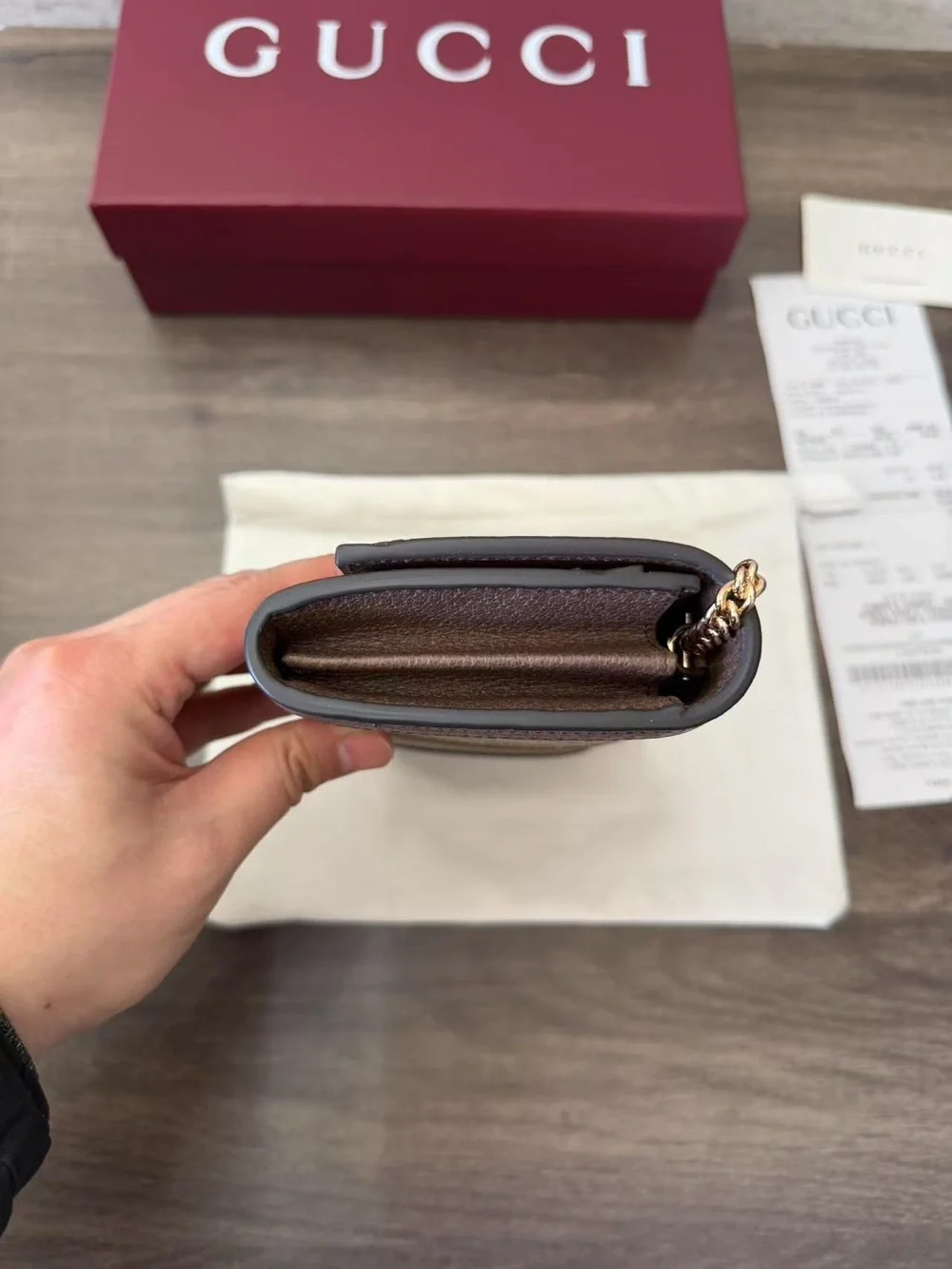 Gucci Beige GG Supreme Wallet-On-Chain with Green & Red Stripe